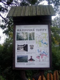 Rázovské tufity: cudule u cesty